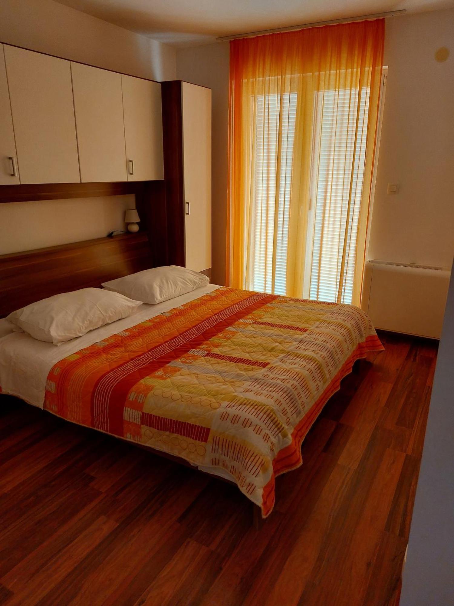 Apartments Palit Rab Town Kültér fotó